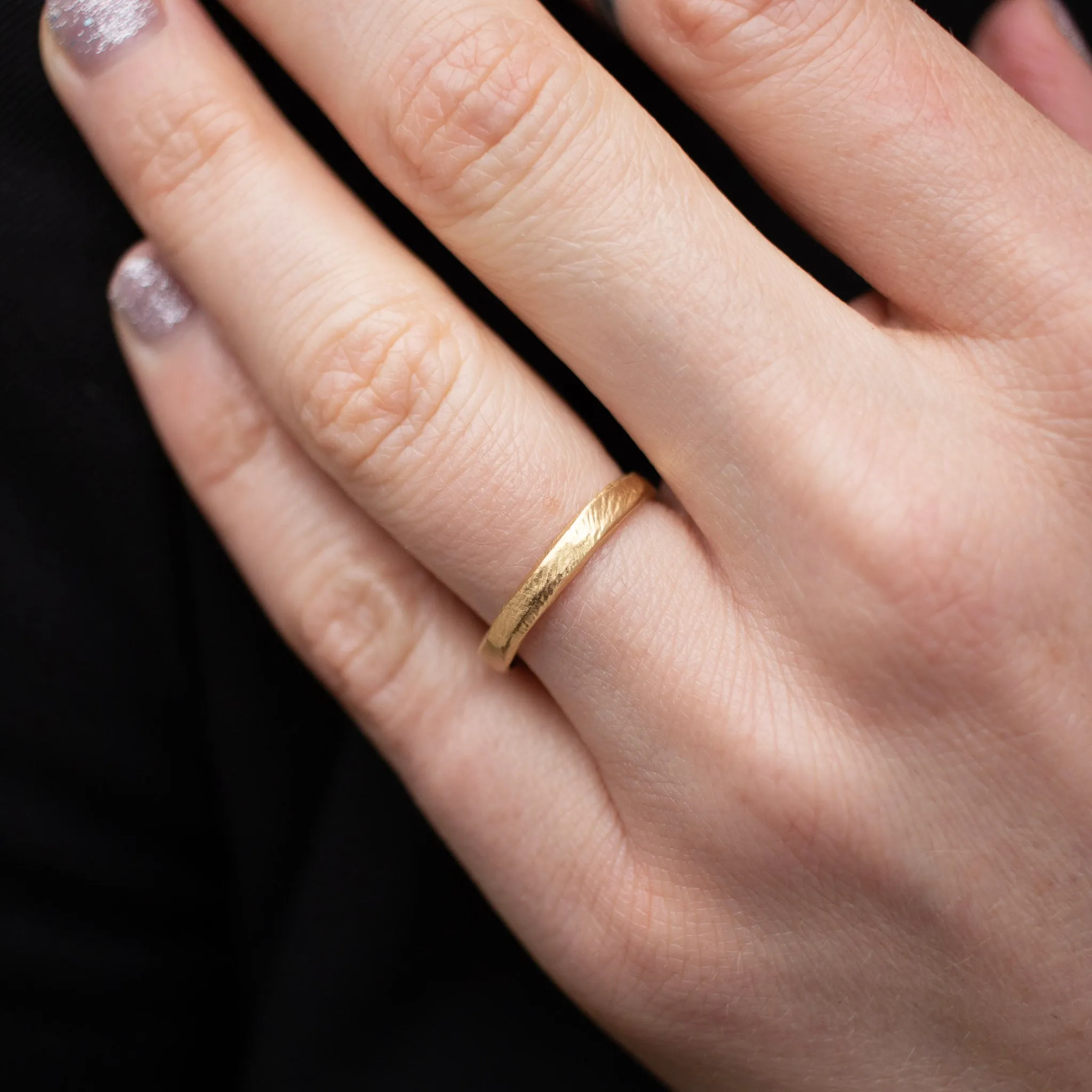 18K Carved Wedding Band 3mm