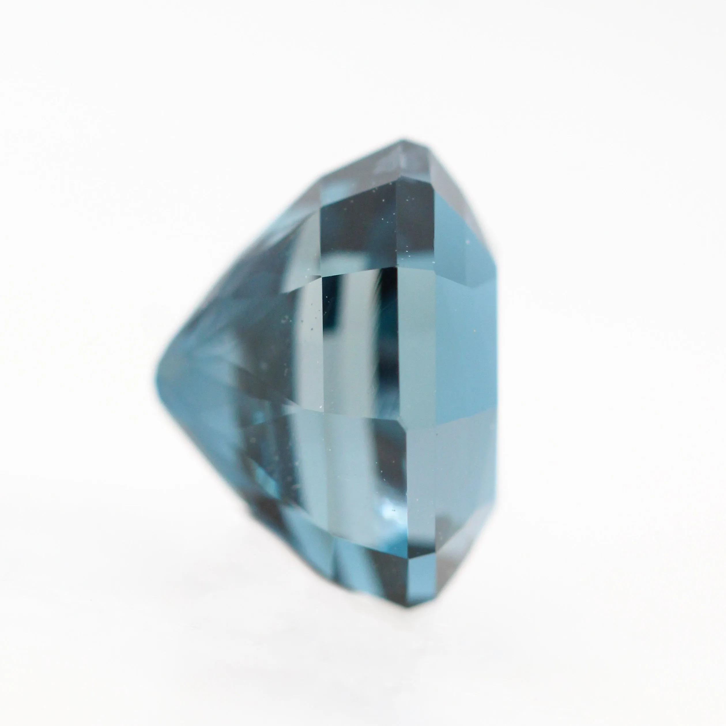 3.60 Carat Geometric Oval London Blue Topaz for Custom Work - Inventory Code GOT360