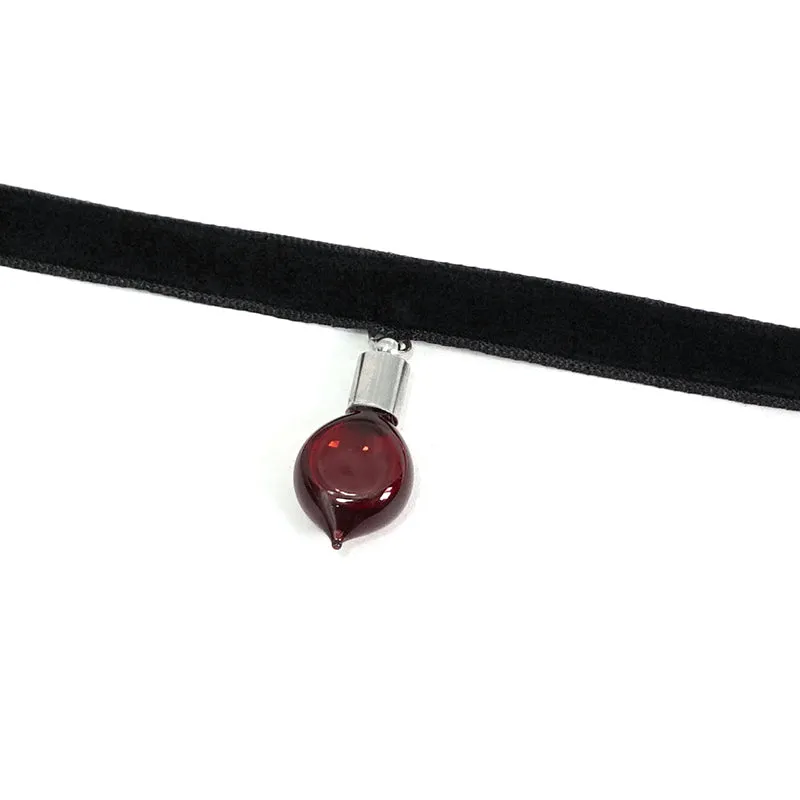 AS089 Blood drop heart-shaped pendant choker