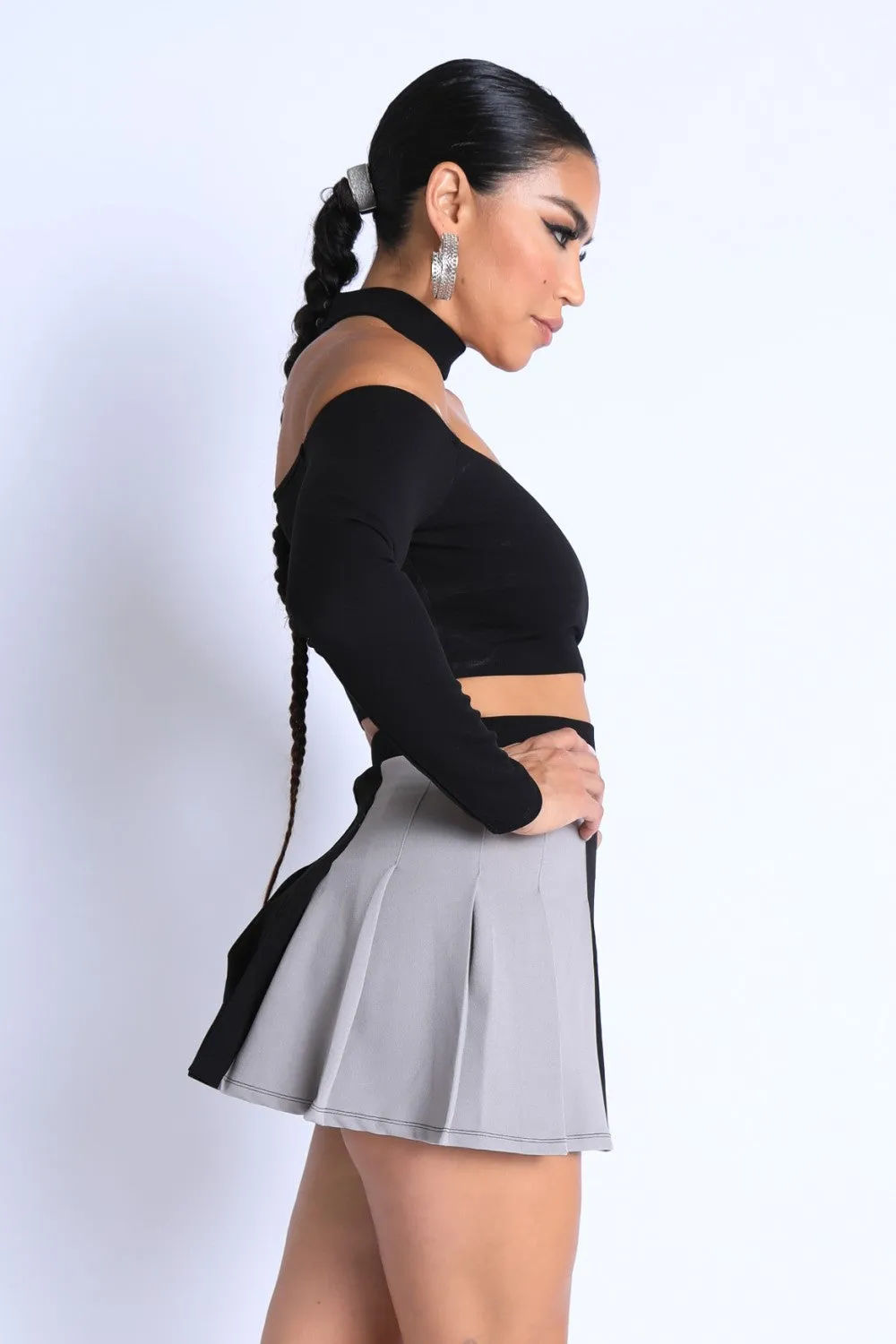 Choker Off-shoulder Top and Pleated Skirt Set