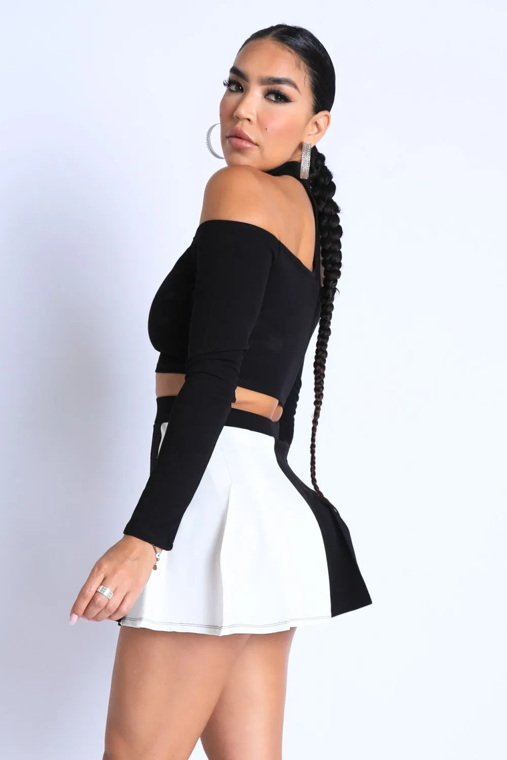 Choker Off-shoulder Top and Pleated Skirt Set