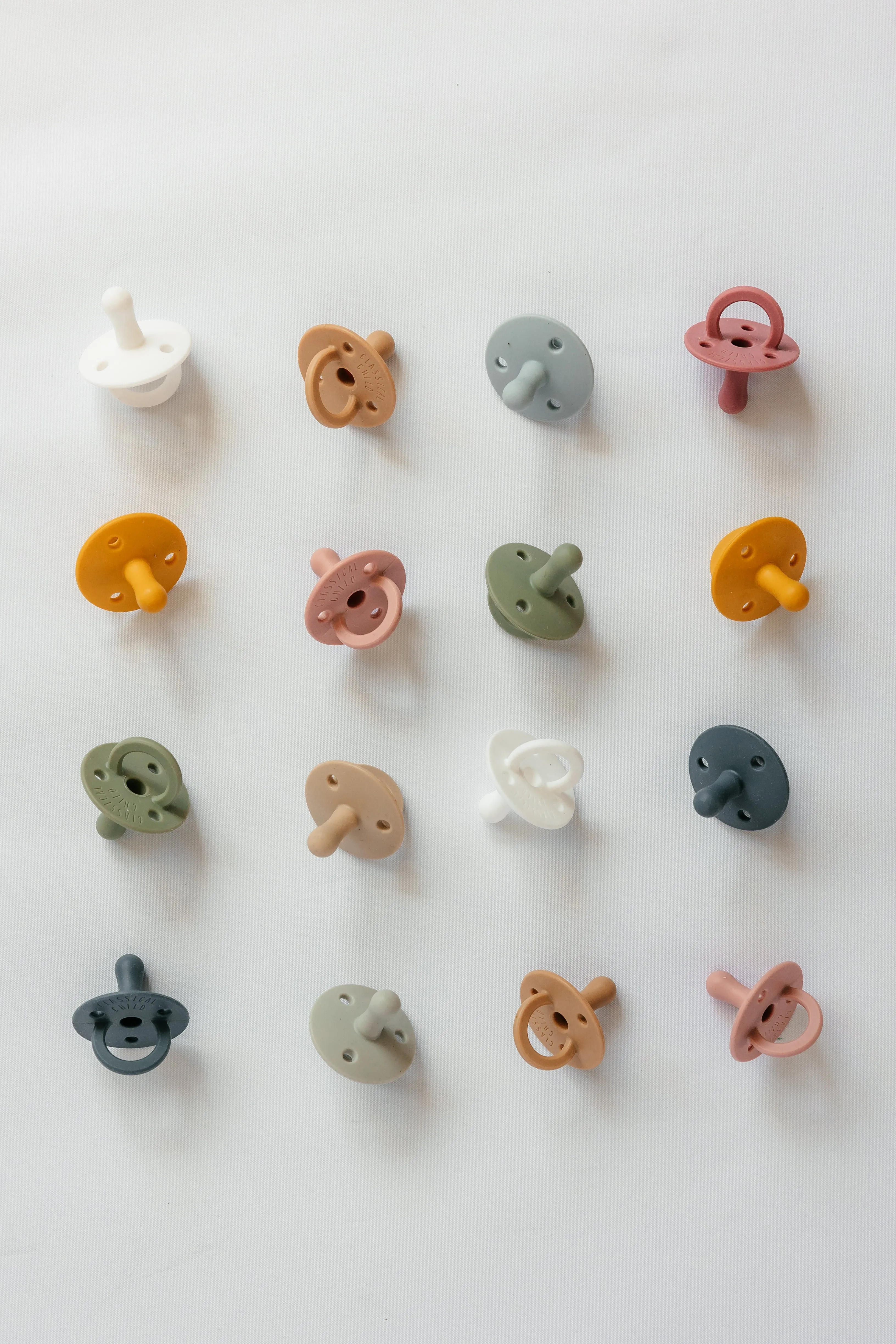 Classical Child Dummy - Nougat