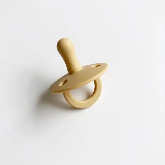 Classical Child Dummy - Nougat
