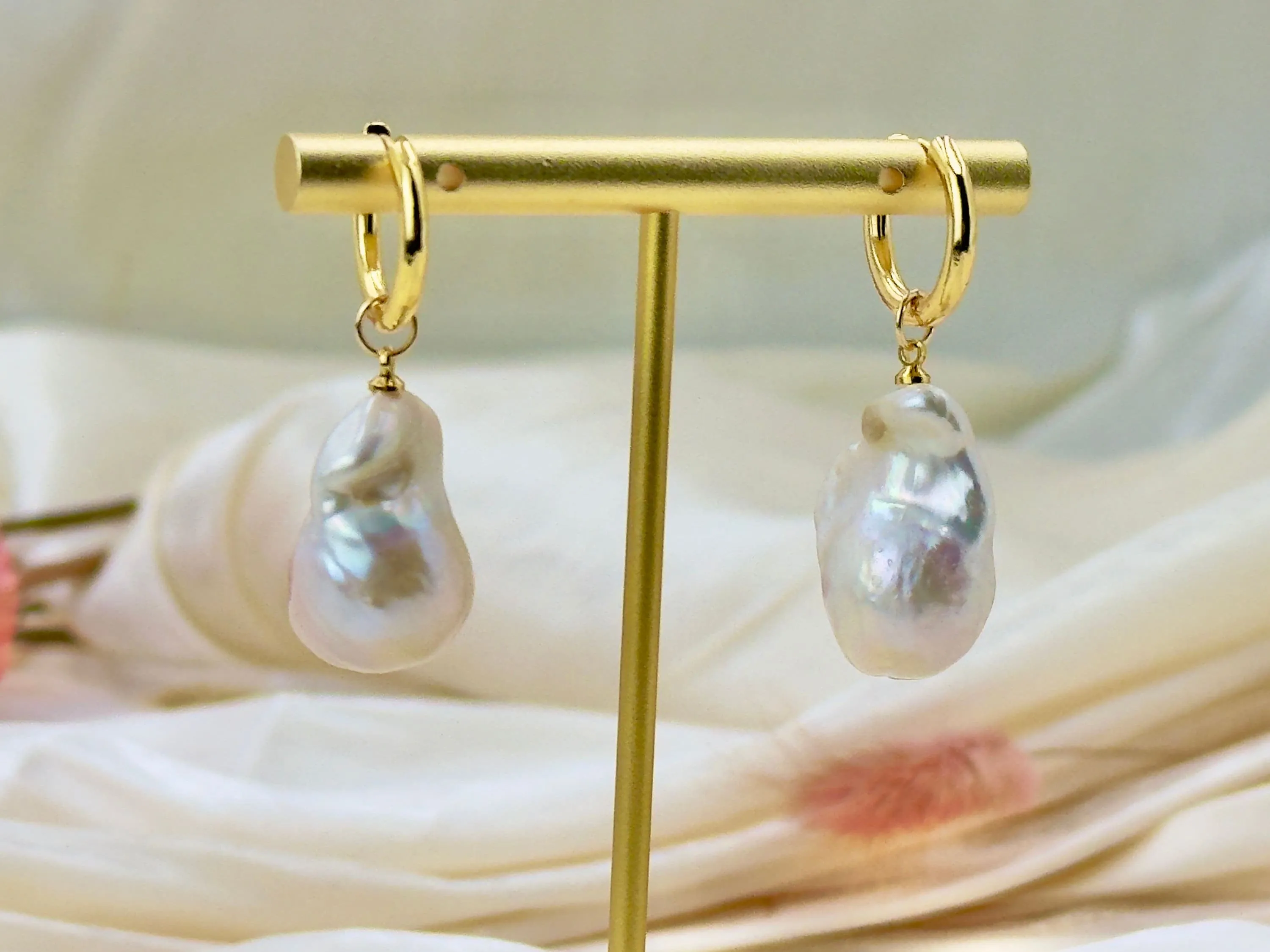 Cultured White Baroque Pearl Pendant