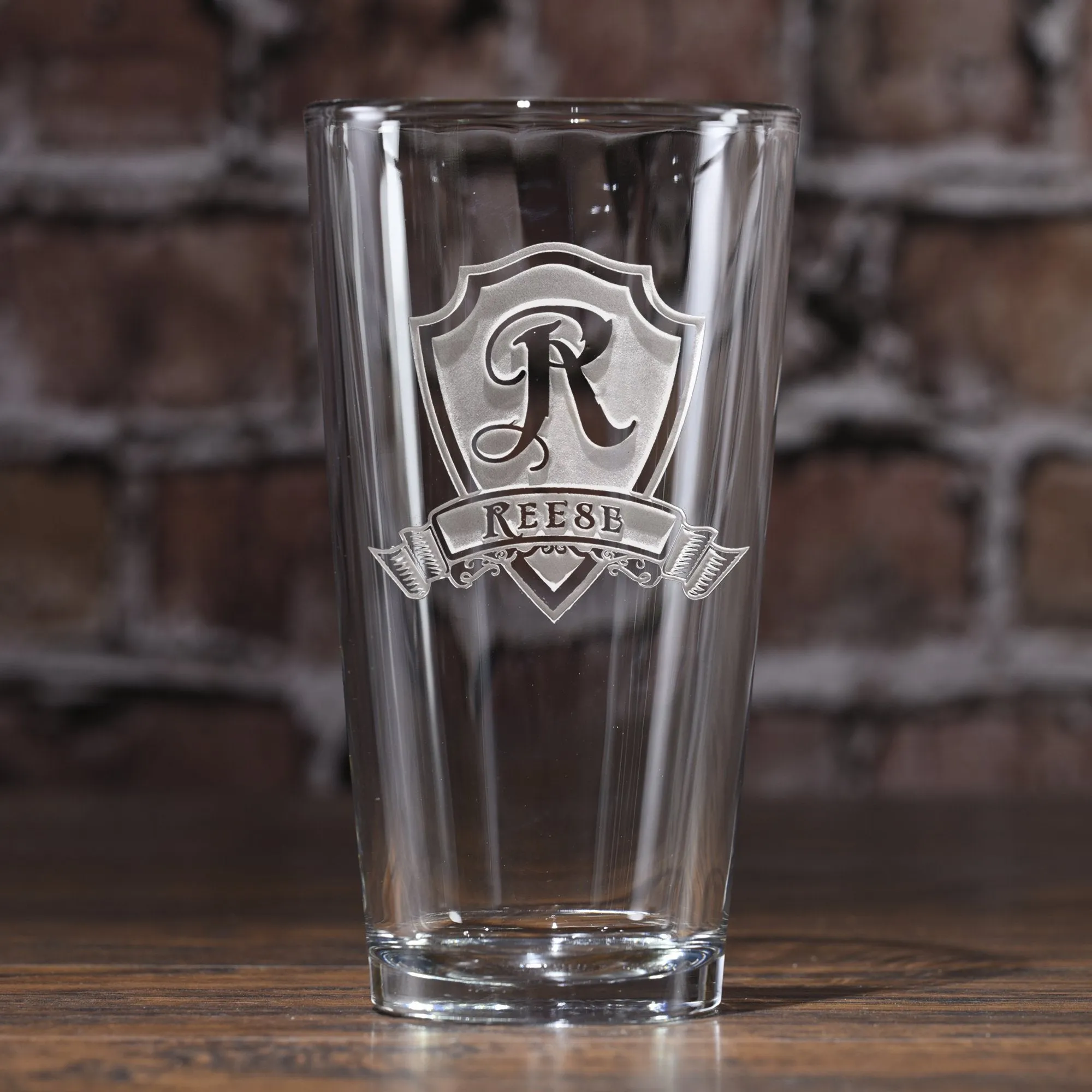 Engraved Shield Pint Pub Glass Set