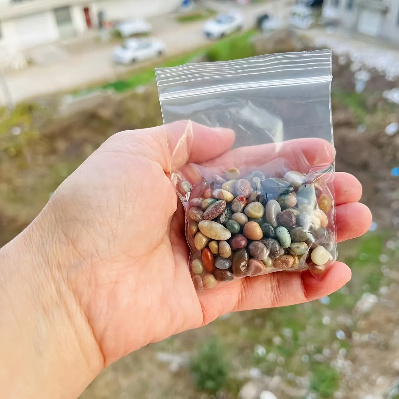 Enhance Aquarium Appeal with Mini Crystal Stone Pack