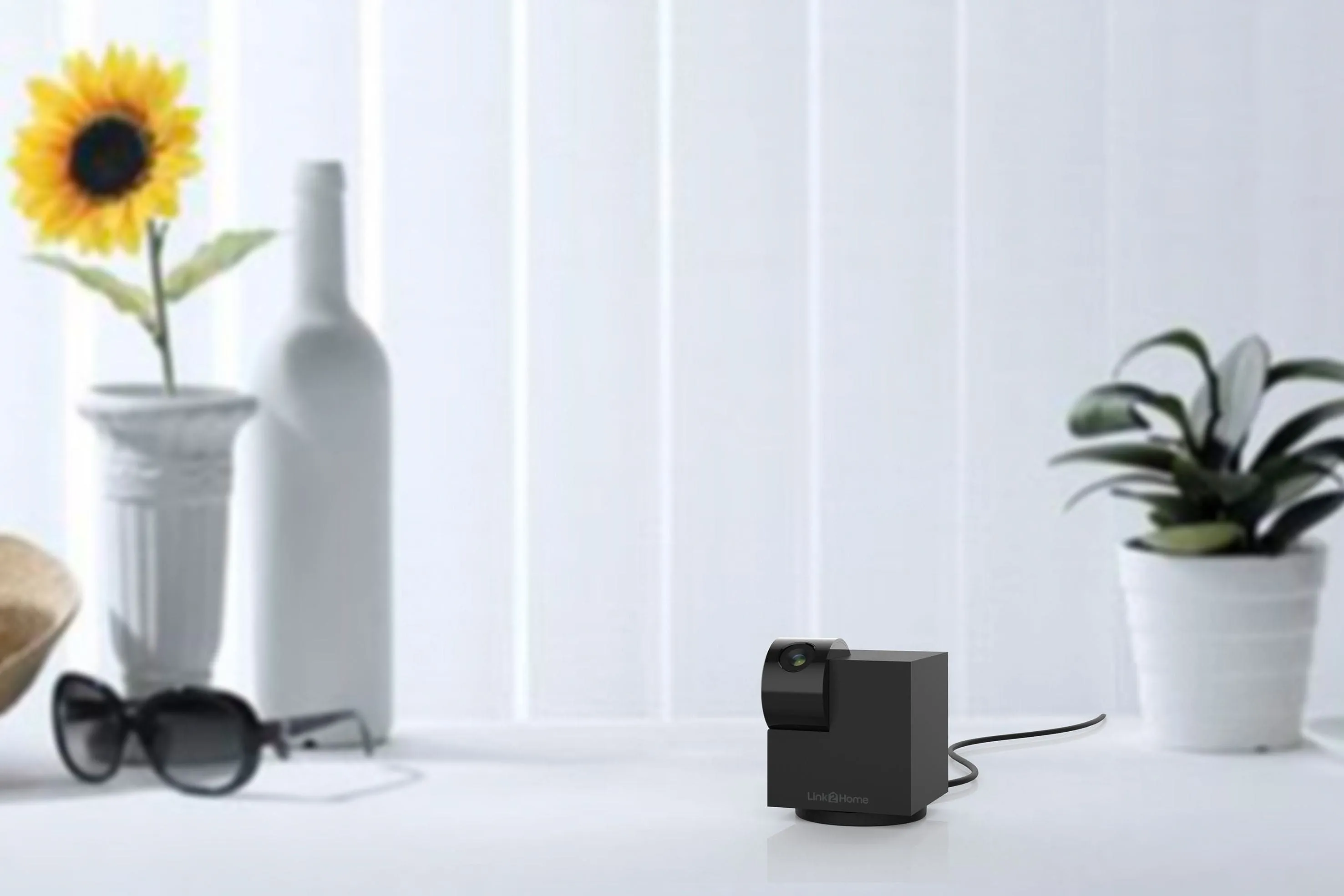 L2H Indoor Camera with Pan & Tilt