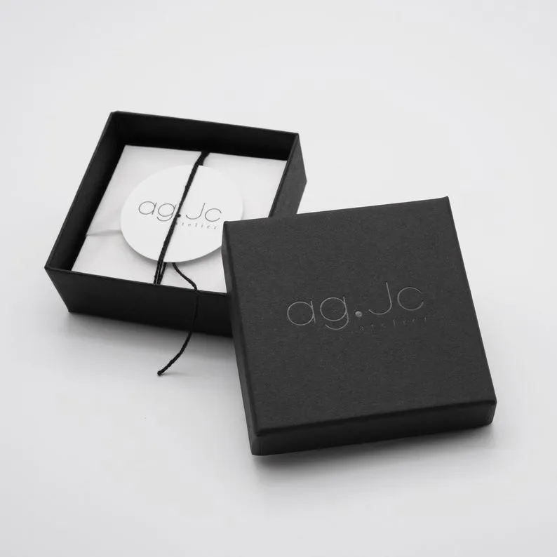 Minimalist twisted ring N°8