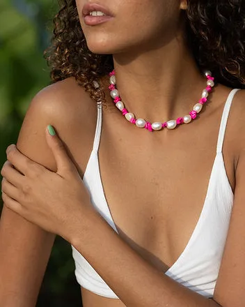 PINK ME UP PEARL CHOKER
