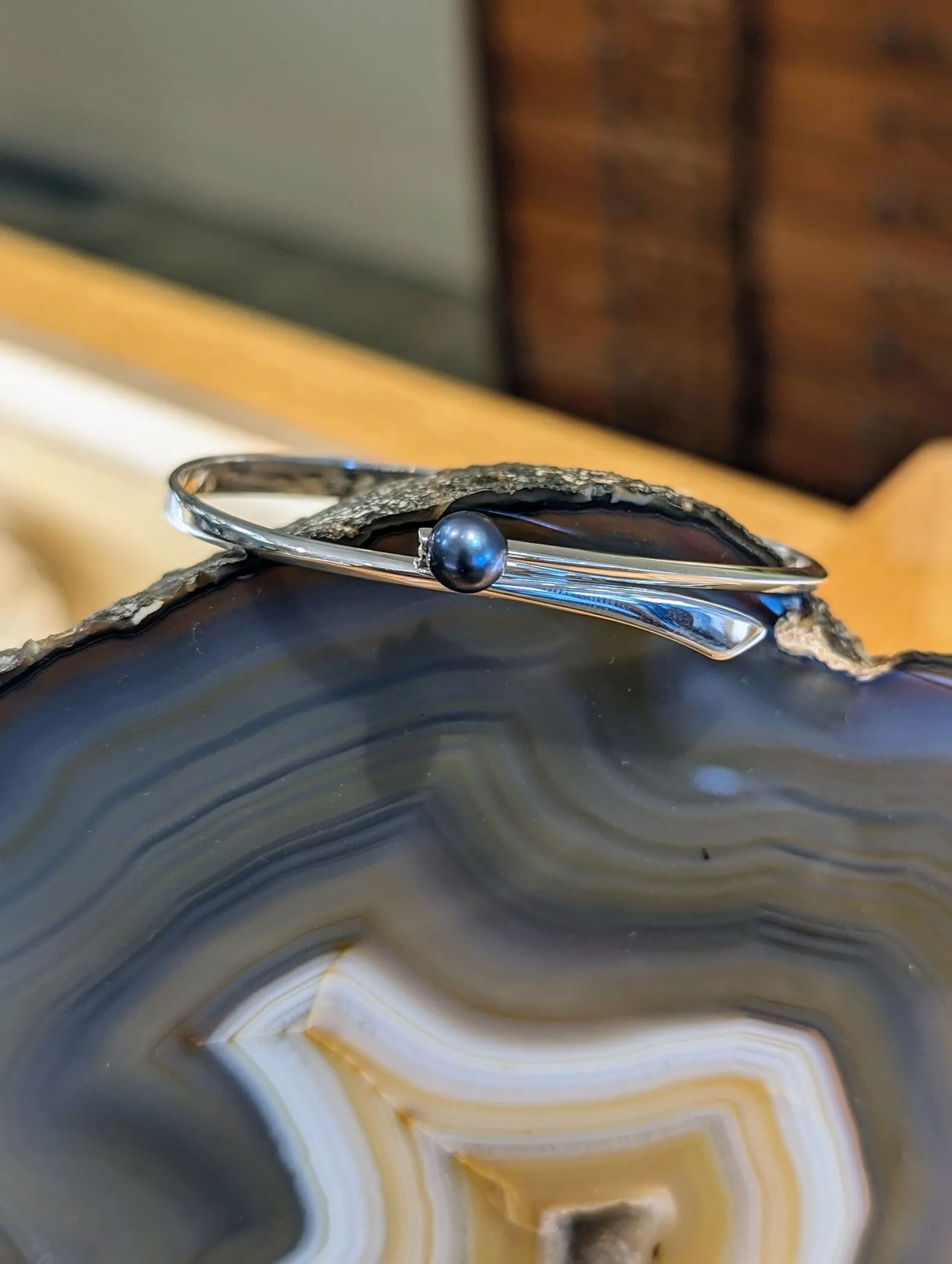 "Button" Swing Bracelet