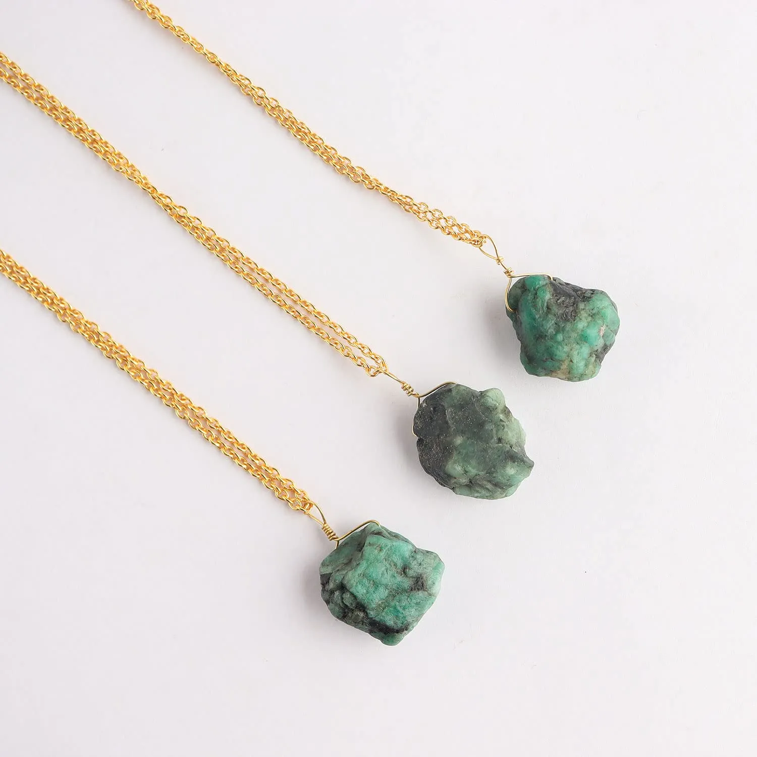 Thecraftman Natural Raw Green Emerald Gemstones Pendant Necklace, Handmade Dainty Necklace, AAA Quality Rough Stones, Chakra Healing Crystals, Adjustable Gold Plated Chain 18inch, Gift for Women