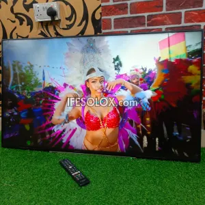 TOSHIBA 49 Inch Smart 4K UHD LED TV (Built-in WiFi, Screen Mirroring) - London Used