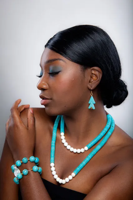 Turquoise Temptress Round