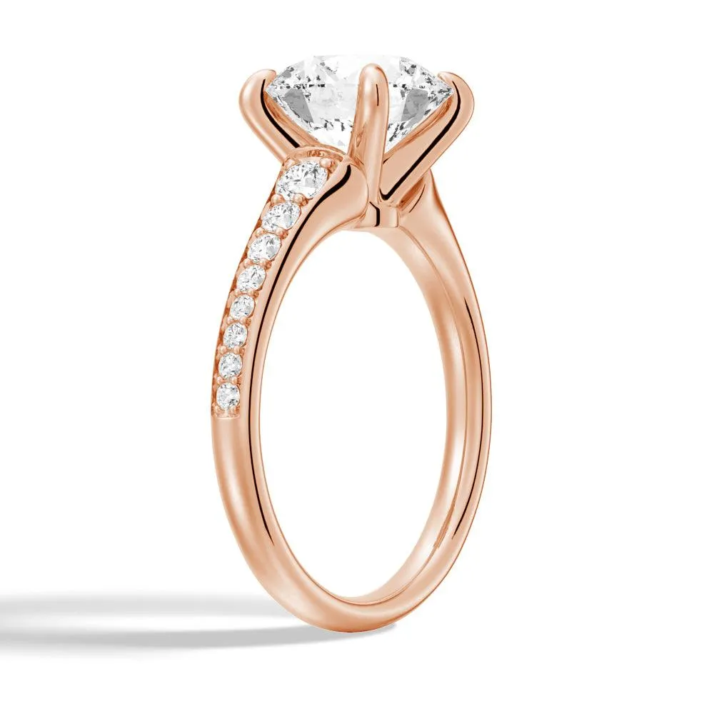 Vintage Round Cut Moissanite Engagement Ring With Graduated Band